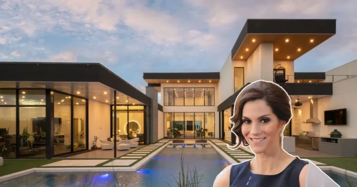 Jami Gertz House in Beverly Hills with Mediterranean style and pool.